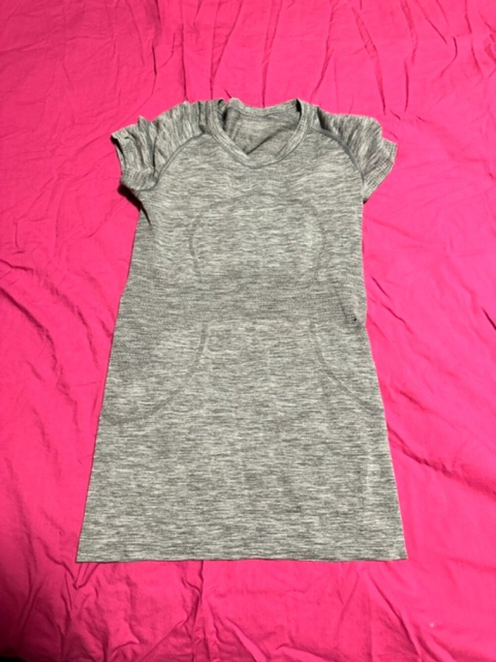 Lululemon run swiftly t shirt size 6